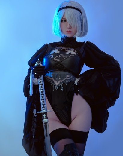 高颜值御姐COSER半半子福利姬的快手号资源，包括直播、写真集、视频和照片，引起了大量粉丝的关注。然而，这位御姐却被陷害成为了市场上不堪过去的女主播。