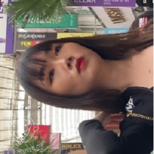 2V美女穿紧身裤翘臀露脐长腿视频9.8G