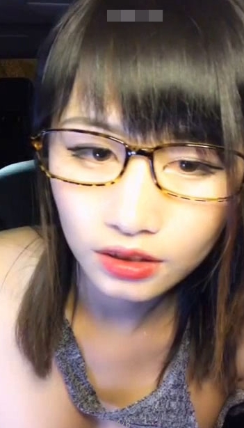 最新魅心退役女主播经典不朽合集：狼人杀诱惑相片视频高清版本户外活动