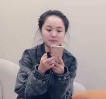 性感黑丝翘pp牛仔外套一字马吊带