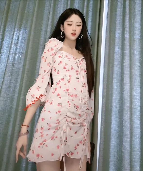 高颜值女神神豪定制万元作品