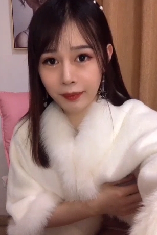 《张思妮火爆虎牙宅男圈，穿暴露服装、给力舞蹈、性感表演，给观众带来火爆有尺度的视频合集》