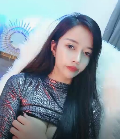 浮力姬虎牙超人气高颜值小妖精定制合集：见证艾莉莎神秘力量的精彩表现！