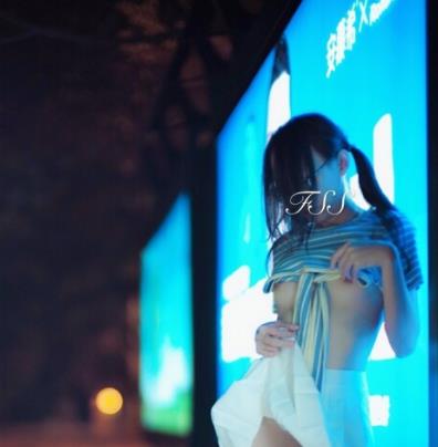 FSS冯珊珊火爆稀缺散播合集本土美女高颜值展示，肛锁求援！