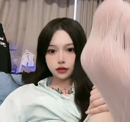 蓓蓓酱：比女人还要漂亮的某推TS，隆胸、男伴、前列腺的10V540M男孩