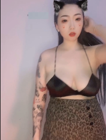 《快手浮力巨R女神欣妹果舞，70V-5G热舞让你沉醉！》