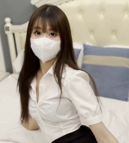 Cola酱美少女窈窕身材,性感OL装扮+吊带黑丝,1v+436m百度盘下载!