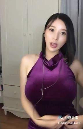 虎牙超高人气的高品质超精选美人童小芯（紫色哒豚豚）最新写真+视频图散播稀缺合集_744M_百度云