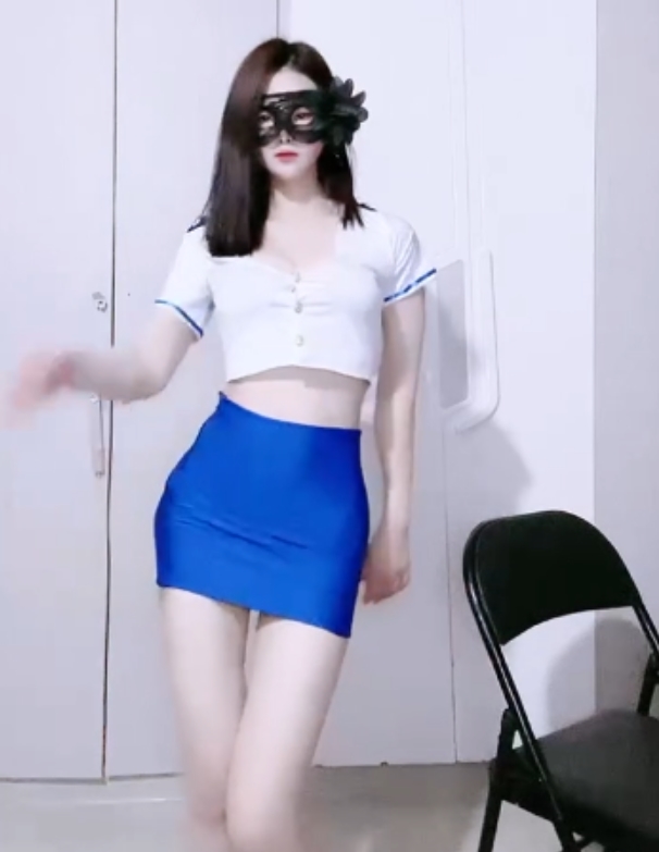 火辣艾米:面纱女神的定制热舞尺度合集,77V,5.73GB,百度盘