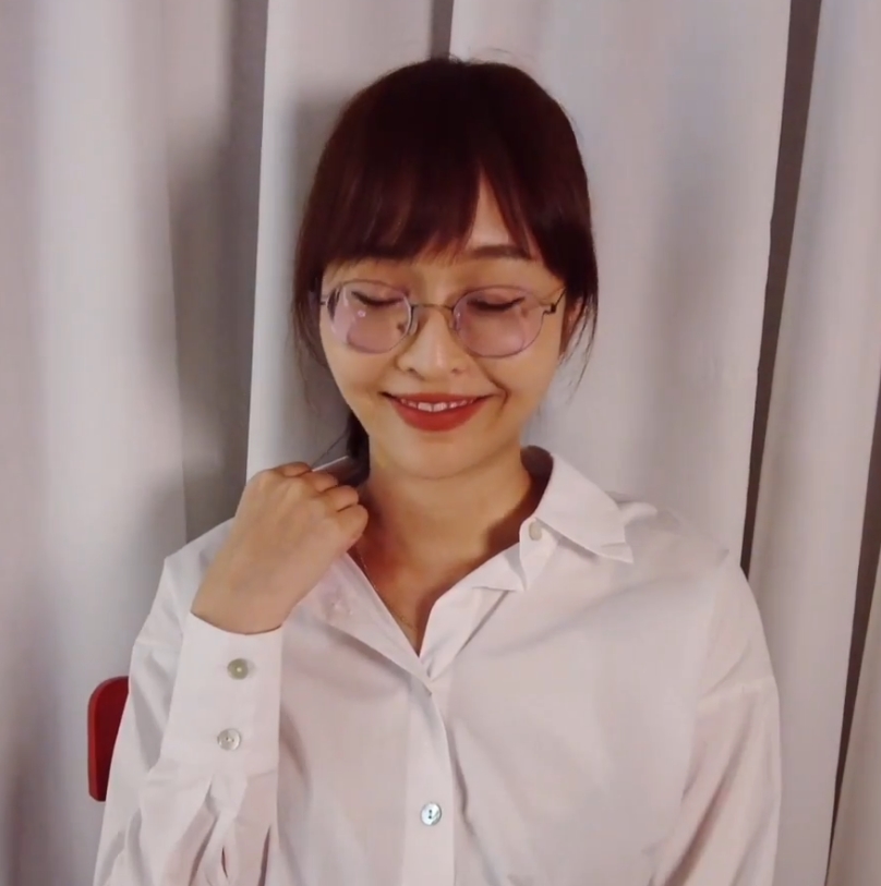 眼镜妹deerlong原档219v52.7g，收藏800，百度ED2K96.9g合集，投稿人整理，精彩视频尽在眼前