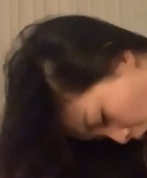 清纯女神李天宜与帅哥男友的亲密自拍大曝光!展示极度反差的互动互动,让人震惊不已!