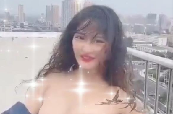 21年自编抖音风果舞小视频合集，小明带你领略创意与技艺的完美融合，50段精彩视频等你来看！