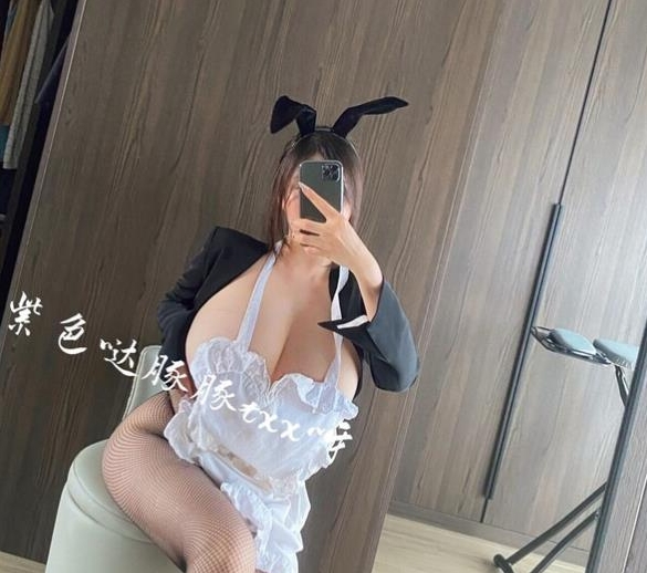 虎牙美人童小芯高品质作品视频稀缺合集744M