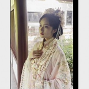 焕儿：网红自拍古装作品合集，百万粉丝狂热追捧
