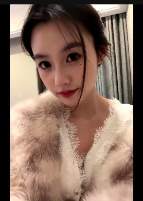 女神小雨儿自拍大片3小时时长，素颜化妆对比，粉丝必看7V-1.6G