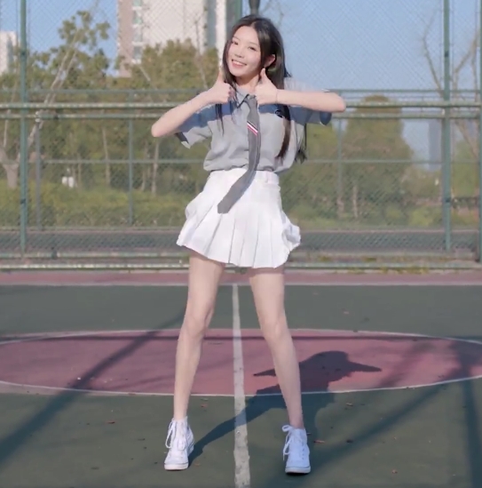 推荐B站高颜值UP主欣小萌的人工合成视频