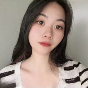 根据提供的内容，可能的商品标题可以是：-限量版重庆奶茶店C杯美女摄影师合作套装-限时特惠22岁C杯美女奶茶店员工内释套装-限量珍藏重庆奶茶店C杯美女摄影师合作写