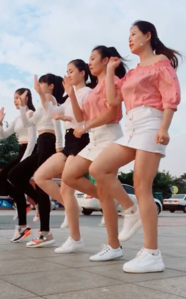 性感热舞大罩杯奶大