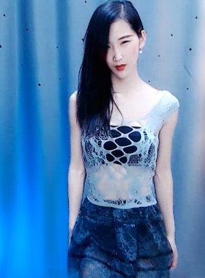 性感女主播小小兔的虎牙作品合集：颜值安全诱惑泳衣美味