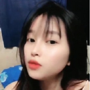 白嫩学妹紫薇打包9P450M