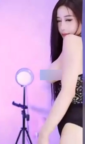 虎牙浮力姬、美艳女神、桃一：定制1V-400m金主资本性感热舞+大车灯白嫩翘蜜臀+Qin趣玩具高情绪紫薇秀