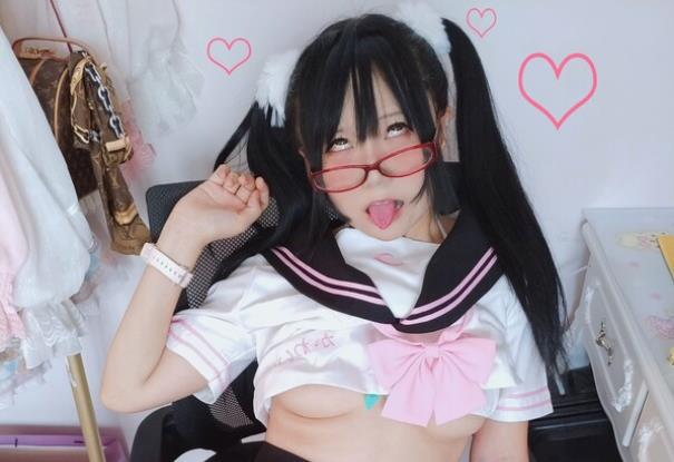 日本罗莉姬yoyo摇摇乐视频合集：57V-46.3G，浮力姬的甜美笑容，娃娃脸火爆身材，银乱感，让你着迷