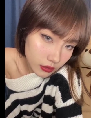 《网红易直播胆胆：活出精彩，活出自己》