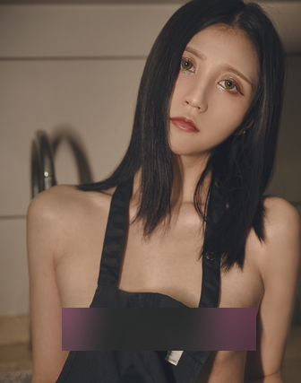 精选Cazi姬纪小姐姐:完美身材、细腻肌肤、115张精美写真