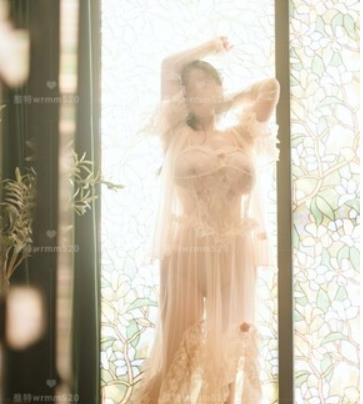 G奶女神九九酱新作合集：颜值极高、尺度极大、丰满美人！