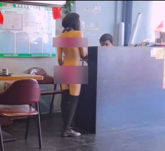 放松心情，见证大自然的美丽超美户外主播FSS冯珊珊的在线野外打野合视频