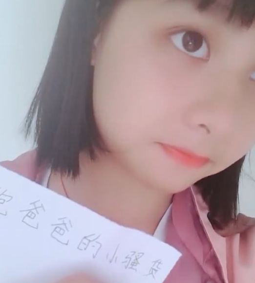 小洛丽视频资源探索网红小洛丽的可爱活泼、性感漂亮，63个视频，135MB.