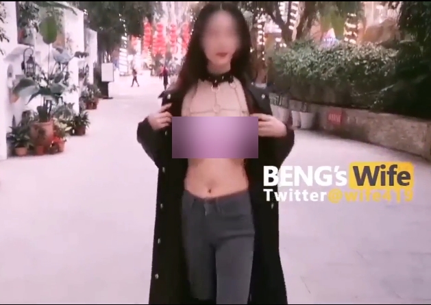 《阿崩教育女神老婆:网红{{网红名字}}的精彩表演,让你一睹{{姓名}}的风采》