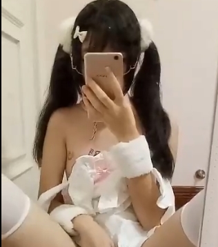 福利姬工口小妖精COS作品集，37套唯美角色扮演视频，展现精致PS技术与独特魅力