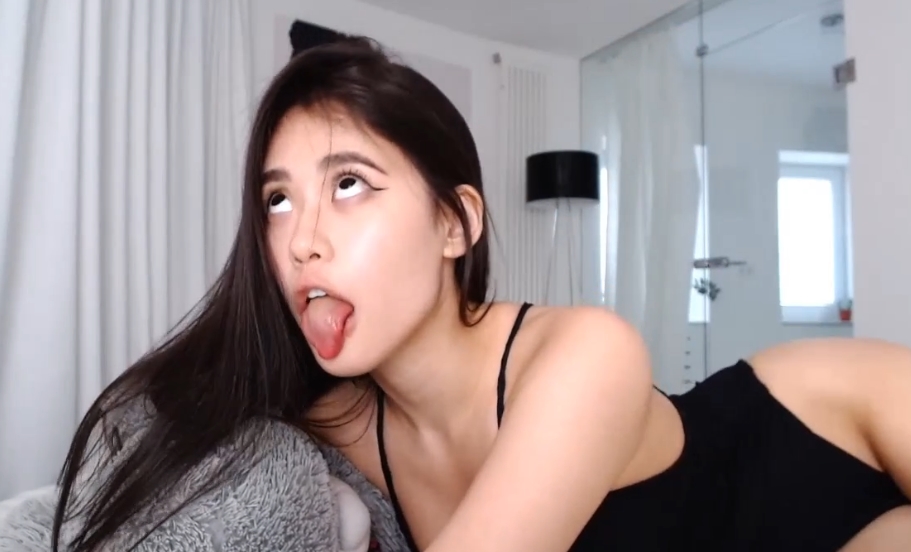 “LiChang：东南亚美女OnlyFans合集，清纯与欧美豪放并存，高人气双倍浮力美女闺蜜作品体验”