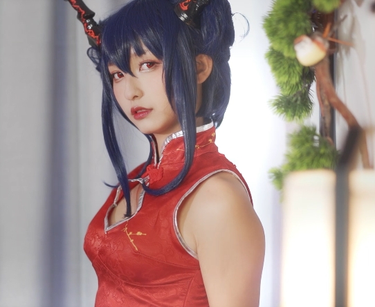 抖音女神神樂坂真冬Cosplay视频合集，日系动漫经典美女，白色丝袜蝴蝶结鹿角，3集761M