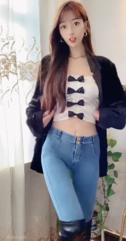 快手薇漫天顶级俏妞高级付费群合集1，61V，2.3G视频百度盘