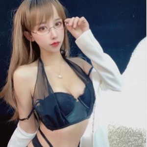 女神玖尾酱：颜值高水嫩乖妹，多重魅力视频大放送！