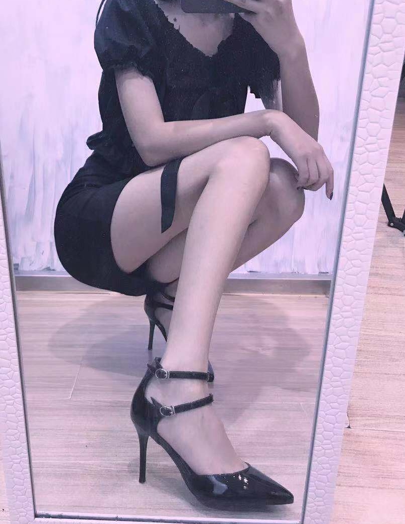 微博、抖音、快手-社交媒体平台的图片和视频付费私房内容月亮上的小女孩-一本书或电影的标题309P,20V,285M-产品型号或规格百度云-云存储服务平台