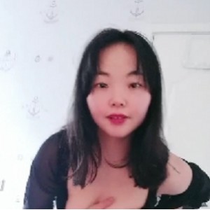 1V+M極品少婦黑絲內衣、1V+1G独自直播賺零花錢