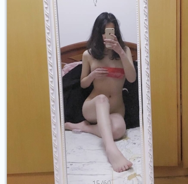 4V-122M某推超人气粉嫩妹子美女罗莉精彩瞬间：粉嫩浮力姬、软软的露西、混血感小光“阴”、馒头鲍、温泉退圈等