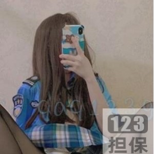 浮力姬嗝崽的码经典露裆保安服装+白丝超薄线袜370M资源
