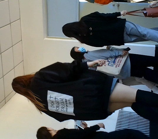 AK校园系列抄底精品美腿视频！大学生美腿第四季，30V+28.86G，晴晴的火辣身材，小芳的迷人大眼睛！