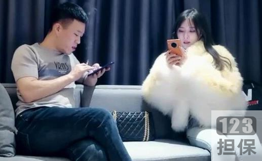 高颜值女神一字马大战：爱情瑜伽老司机海王资源双人互动