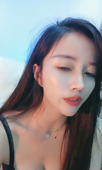 虎牙主播：一库一库_各种舞蹈剪辑合并