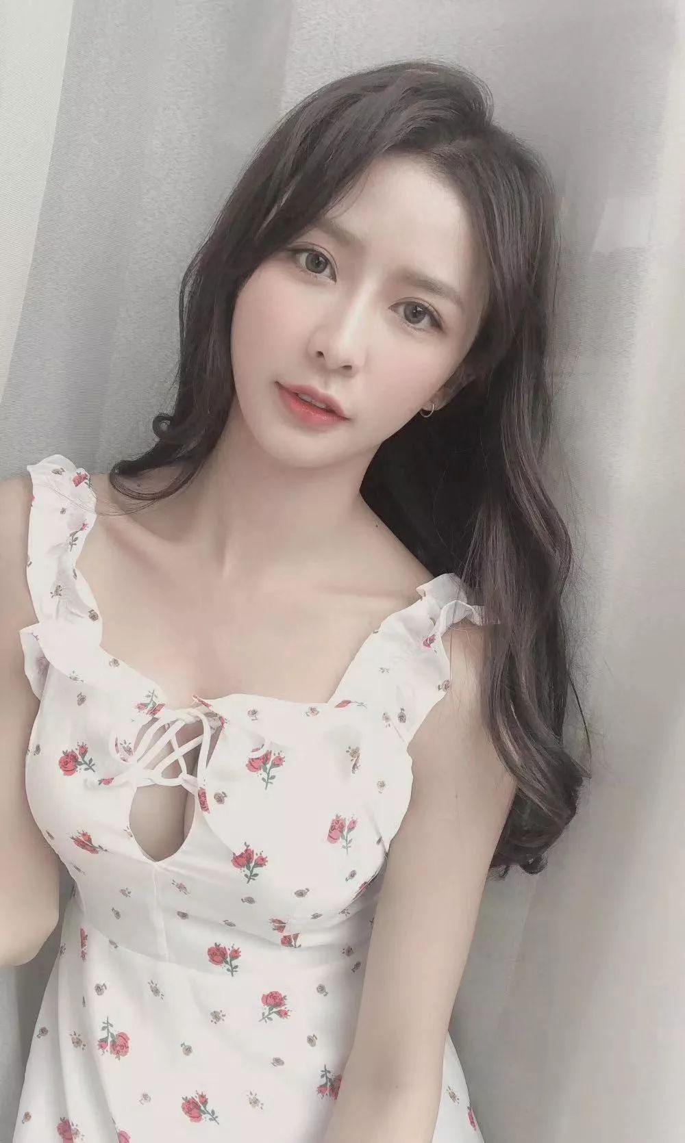 最新高颜值丰满女主播《你李姐》资源