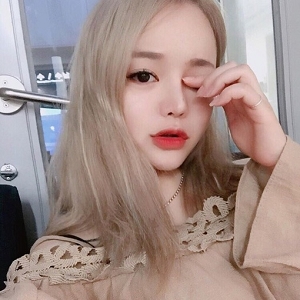 最新熟女尤物Anlizhaomio性感私人作品