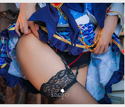 最新铃木美咲-首次打粑粑，风野灯织COS服，吊带黑丝高跟