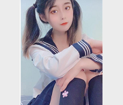 最新萝莉鱼丸+[18P11V-774M]