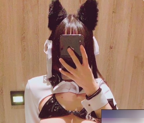 推特女神《香草少女m》+COS碧蓝航线爱宕