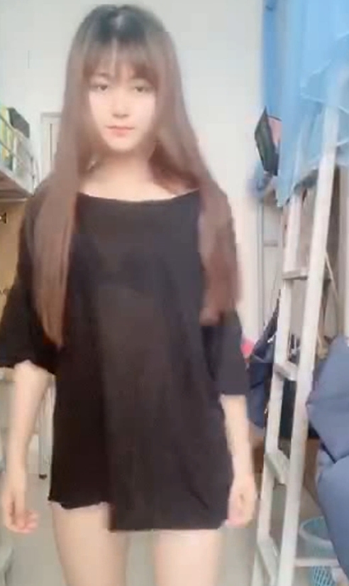 大四妹子宿舍生活视频合集，12V电源，4.16G精彩瞬间，快来收藏！